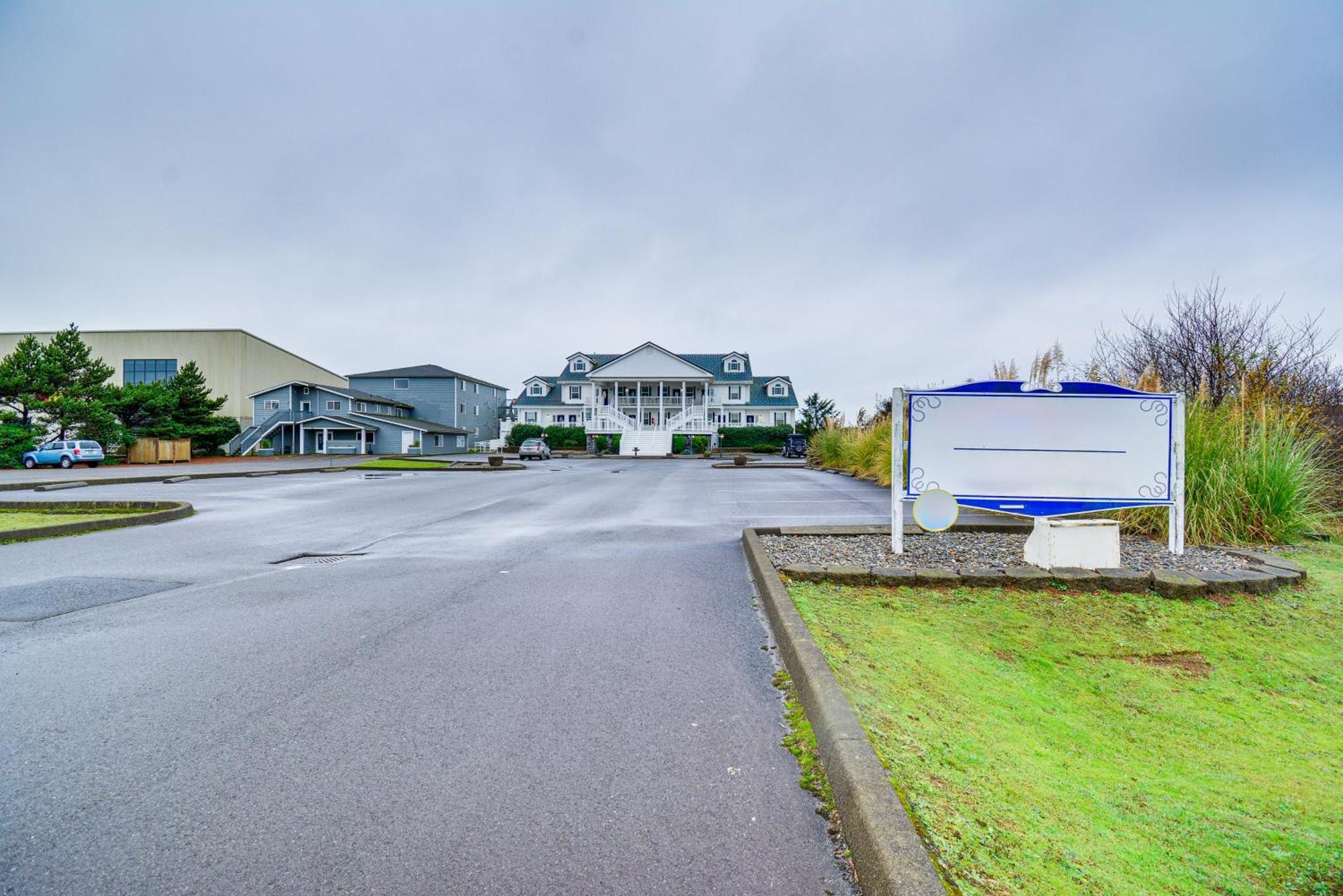 Ocean Shores Condo Rental With View - Walk To Beach! エクステリア 写真