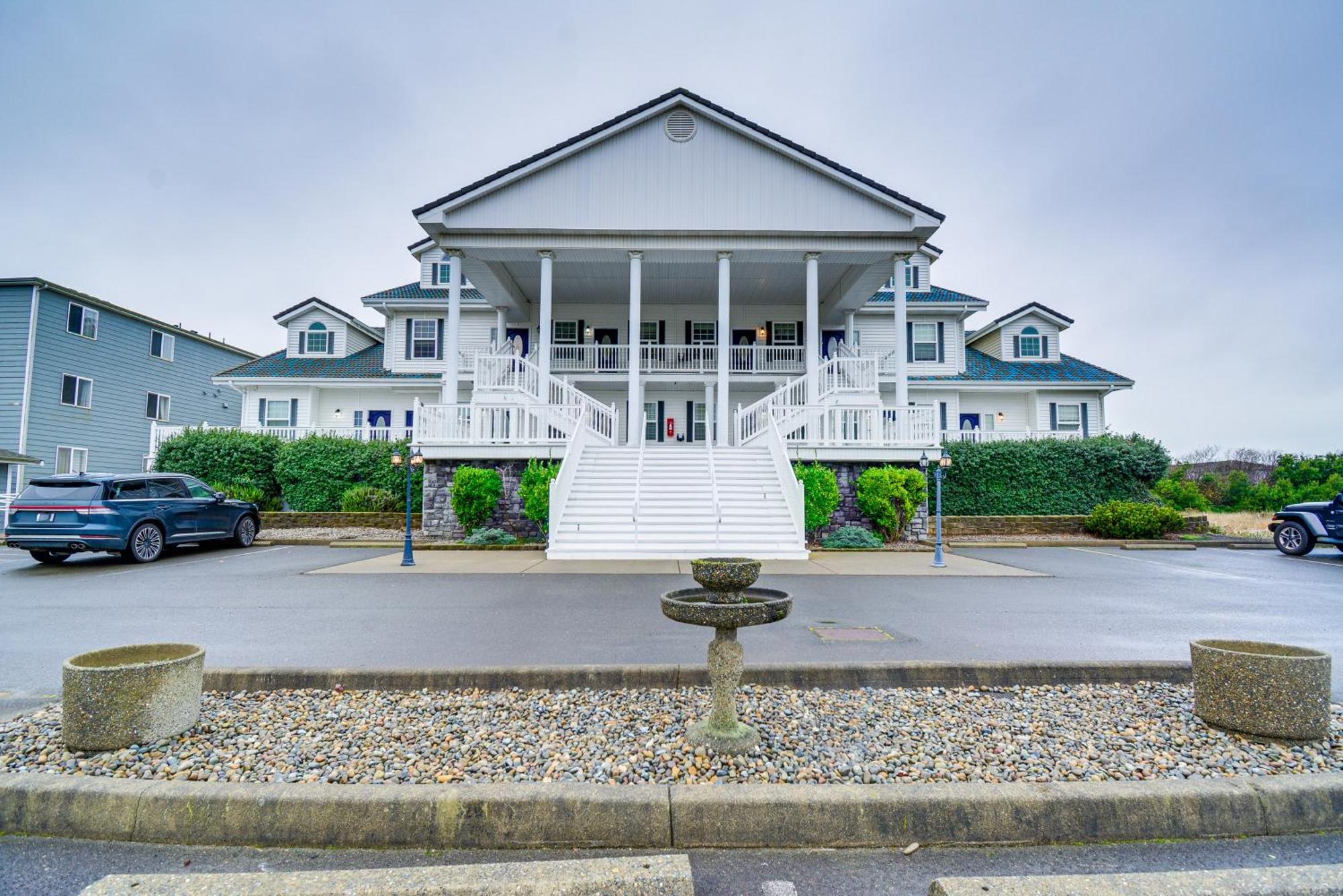 Ocean Shores Condo Rental With View - Walk To Beach! エクステリア 写真